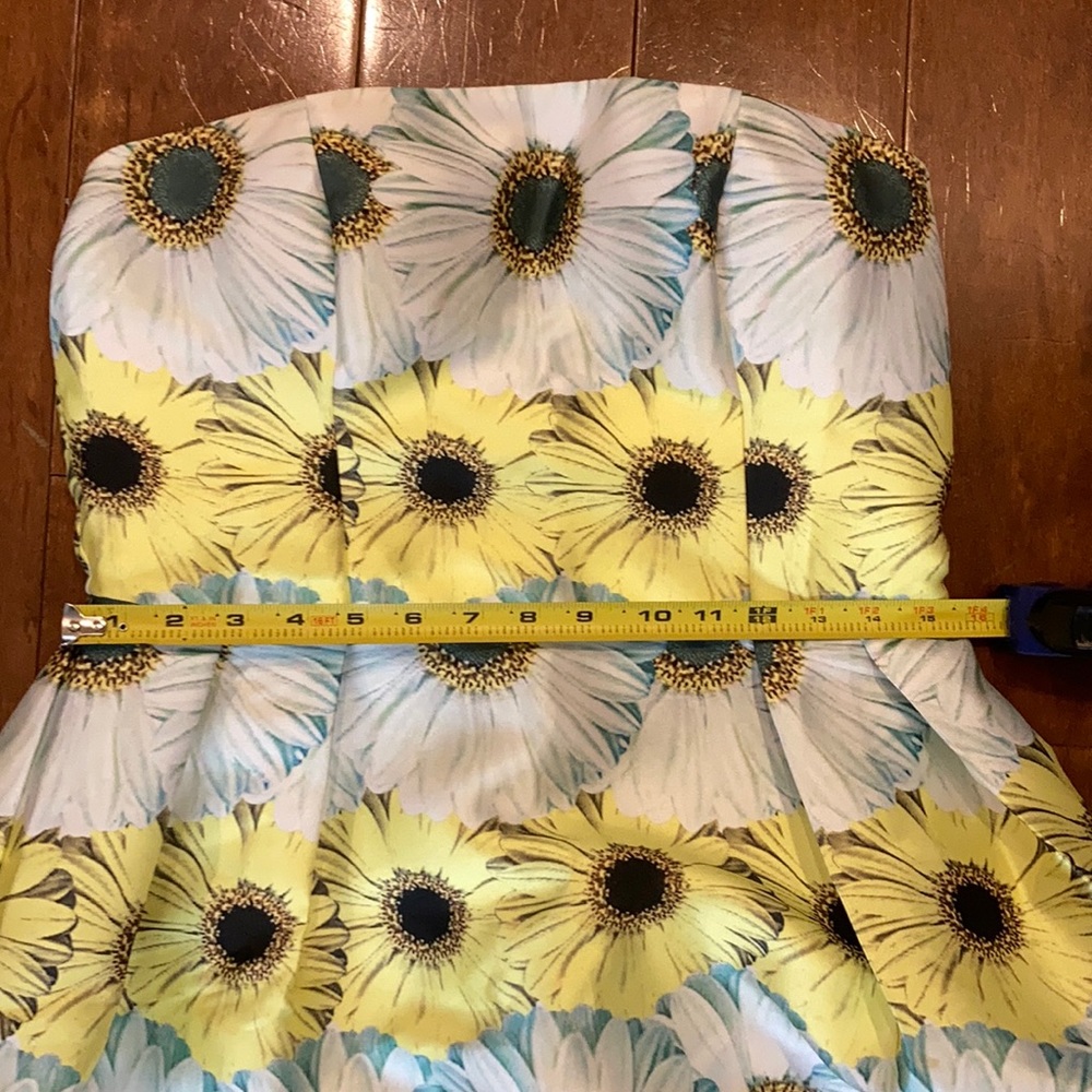 Chi Chi London Structured Bandeau Sunflower Dress - Picture 9 of 12